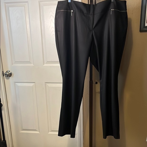 Worthington Pants - Worthington Black Straight Leg Dress Pants